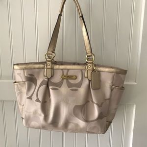 Coach Signature Soft Tote